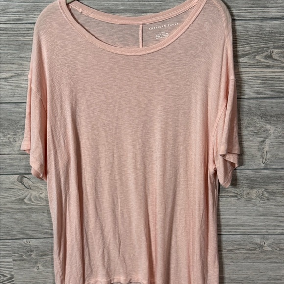 American Eagle Women’s Tee Size Large Peachy color - Picture 3 of 9